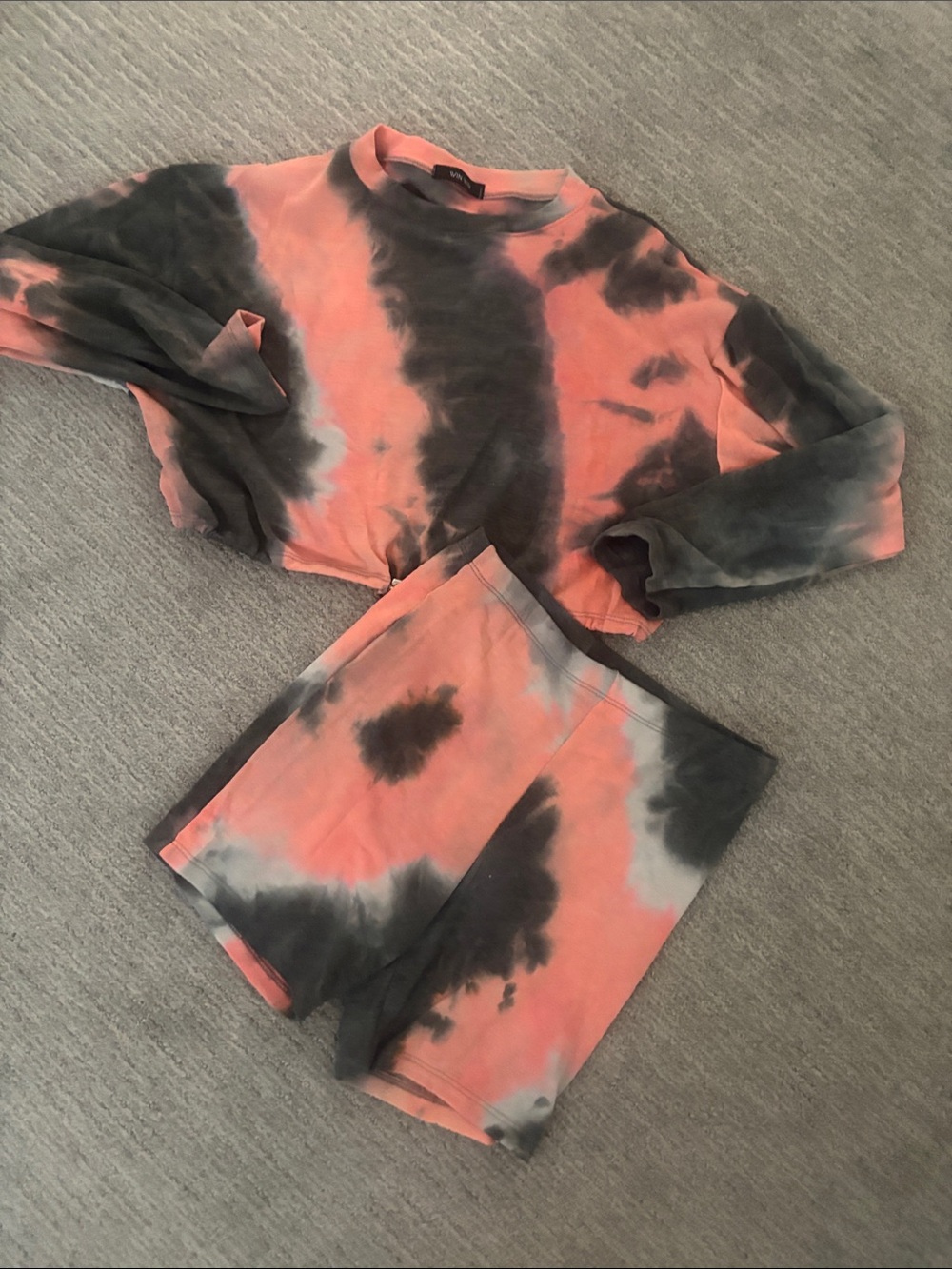 WinWin Coral & Charcoal Tie-Dye Women's set nwot
